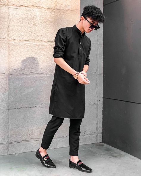 Black Kurta Pajama Men, Kurta Pyjama For Men, Pyjama Suit, Pajama Men, African Wear For Men, Boys Kurta Design, Wedding Kurta For Men, Kurta Pajama Men, Black Kurta