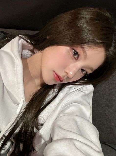 Itzy It'z Me, Itzy Yeji, Second Best, Golden Girls, Ulzzang Girl, Favorite Person, Kpop Idol, South Korean Girls, Girl Group