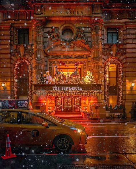 Nyc Christmas Aesthetic, Christmas In New York Aesthetic, White Christmas Snow, Christmas Nyc, St Regis Hotel, New York Hotel, York Christmas, Forest Sounds, Peninsula Hotel