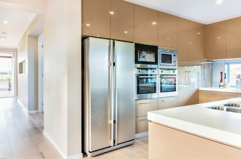 Corian Kitchen Countertops, Modern Refrigerator, Corian Sink, Refrigerator Sizes, Drawers Design, Corian Countertops, Luxury Appliances, Frigidaire Refrigerator, Under Cabinet Range Hood