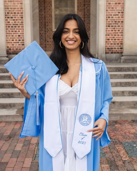 Are you a graduating senior at UNC and are looking for locations on campus great for graduation photos? Here are 3 great and iconic UNC campus locations perfect for memorable graduations photos! Unc Campus, Unc Chapel Hill, Graduation Portraits, Standing In Line, Grad Photos, Freshman Year, Graduation Photos, Chapel Hill, Fun To Be One