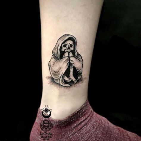 Tattoo Branca, Small Skull Tattoo, Deep Tattoo, Tato Minimal, Health Tattoo, Saved Tattoo, Scary Tattoos, Stomach Tattoos, Small Tattoos For Guys