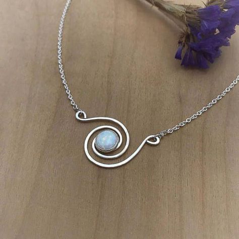 Spiral Necklace, Bijoux Fil Aluminium, Diy Wire Jewelry, Wire Work Jewelry, Handmade Wire Jewelry, Work Jewelry, Diy Schmuck, Hammered Silver, Sea Glass Jewelry