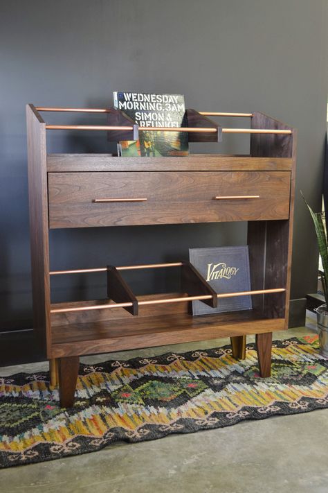 forward facing record storage / handcrafted in solid walnut by divider records ; jasom and brit prather Record Holder Diy, Record Cabinet Diy, Vynal Record Storage, Record Holder Ideas, Diy Record Storage, Record Station, Records Display, Record Player Storage, Vinyl Record Storage Diy