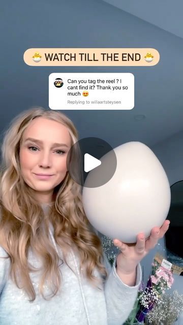 Jules | Interior Designer | Content Creator on Instagram: "Make these Giant Plaster Easter Eggs with me. My most requested DIY. Perfect Easter Decor 🐣 All you need: 2 cups of plaster and 1 cup of water  Mix well and transfer into the balloon.  Spin evenly until the liquid inside doesn’t move around anymore. Let it rest on the counter . You can also put it in the bucket of water for the perfect egg shape.  NOTE: don’t spin for too long cos it will overheat and make it crack. Don’t make ballon too big , it will also make it crack.  You can paint the eggs  or decorate with flowers like I did. Please save this idea for later 😘 or send it to someone who would like it.  #easteregg #plasteregg #eastereggdiy #easterdecor #spingdecor  #myhgtv" Egg Costume, Bucket Of Water, How To Make Eggs, Perfect Eggs, Plastic Easter Eggs, Water Mixes, Cup Of Water, Easter Eggs Diy, Modge Podge