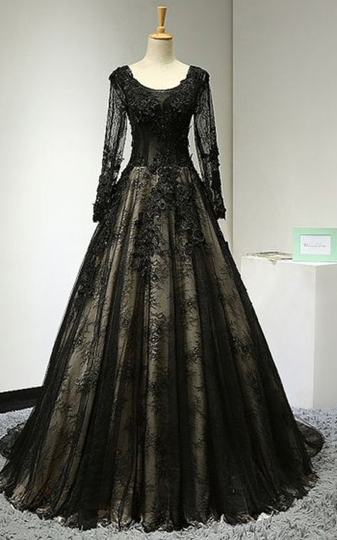 Au Inspiration, Wedding Gothic, Black Lace Evening Dress, Black Lace Prom Dress, Victorian Gown, Prom 2022, Prom Dress Black, Character Wardrobe, Emo Stuff