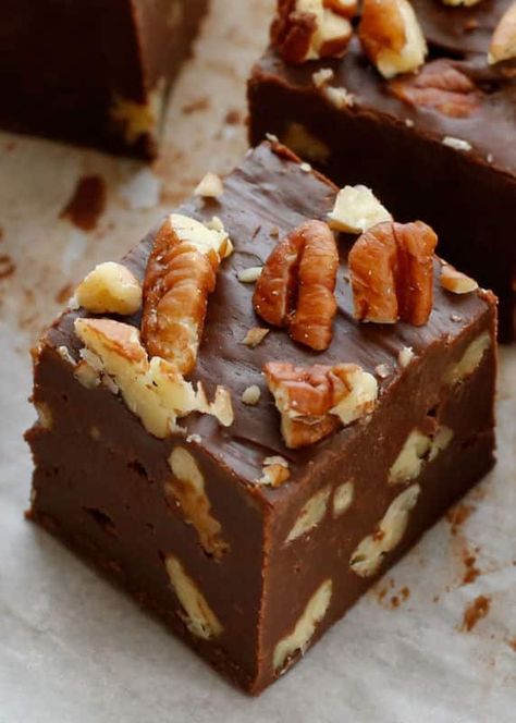 Chocolate Pecan Fudge, Gemma Stafford, Pecan Fudge, Candy Creations, Microwave Fudge, Fudge Recipes Chocolate, Fudge Recipes Easy, Desserts Vegan, Fudge Easy