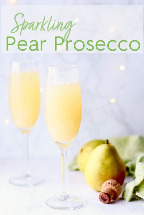 With only three ingredients, this sparkling Pear Prosecco punch is a healthy cocktail recipe. It's like a pear mimosa or bellini, so try it for brunch or a holiday party! #cocktailrecipes #pears Holiday Cocktails Easy, Pear Mimosa, Easy Holiday Cocktail Recipes, Heathy Drinks, Cocktail Prosecco, Prosecco Punch, Healthy Cocktail Recipes, Easy Holiday Cocktails, Pear Cocktails