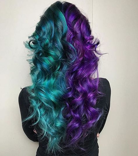 @thatonehairdresser is the artist... Pulp Riot is the paint. Split Dye Vivid, Two Color Hair, Split Dye, Pulp Riot Hair Color, Split Dyed Hair, Vivid Hair Color, Pulp Riot Hair, Multi Colored Hair, Pulp Riot