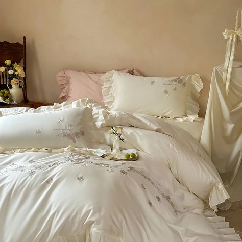 OKLULU - 4Pcs Princess Ruffles Flowers Embroidery Bedding Set 1000TC Egyptian Cotton Duvet Coves Set Bed Sheet Fitted Sheet Pillowcases How to choose the size? 1.Please choose the size of the bedding cover according to your quilt size. 2.The size of duvet cover should be the same as your quilt,for example:if your quilt is 200x230cm so you should choose 200x230cm duvet cover. Material: 100S Egyptian Cotton Sheet Type: Flat Bed Sheet Queen 200x230cm 4 pcs 1 pc duvet cover:200*230cm (78.7*90.6 inch ); 1 pc flat bed sheet:245*245cm (96.5*96.5 inch); 2 pcs pillowcase:48*74cm (18.9*29.1 inch); King 220x240cm 4 pcs 1 pc duvet cover:220*240cm (86.6*94.5 inch); 1 pc flat bed sheet:245*265cm (96.5*104.3 inch); 2 pcs pillowcase:48*74cm (18.9*29.1 inch); Sheet Type: Fitted Bed Sheet Fitted Sheet 1.5MB