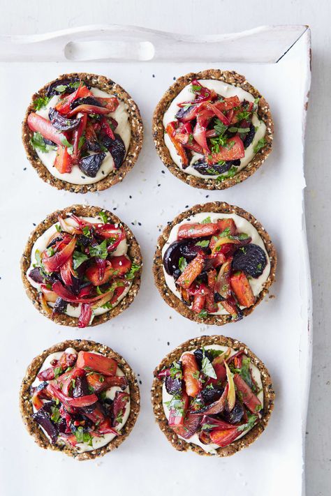 the most delicious vegetarian canapes recipes Vegetable Tarts, Vegetarian Canapes, Crispy Oven Fried Chicken, Seared Salmon Recipes, Béchamel Sauce, Vegetable Tart, Canapes Recipes, Refined Sugar Free Recipes, Mushroom Cream Sauces