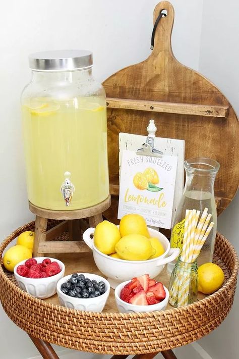 23+ Cute Lemon Themed Baby Shower Ideas (Free Invitation) Lemonade Stand Printables, Lemon Themed Party, Diy Lemonade, Lemon Themed Bridal Shower, Lemonade Bar, Lemonade Party, Summer Printables, Fiesta Tropical, Summer Baby Shower