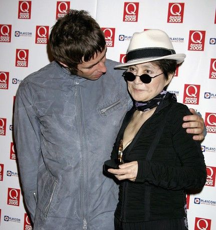 PAUL ON THE RUN: Yoko Ono told Liam Gallagher he was “silly” for na... Mod Haircut, Liam Oasis, Gene Gallagher, Oasis Music, Liam Gallagher Oasis, Silly Names, Linking Park, Liam And Noel, Oasis Band