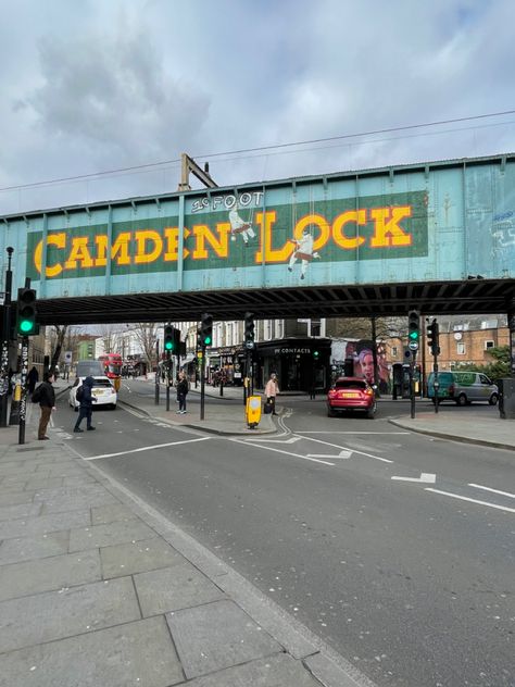 camden / london / things to do / places to go / aesthetic / bridge / painting / photo inspo / going out Go Aesthetic, Aesthetic Bridge, Bridge Photos, Camden Lock, Lock Bridge, Camden London, Bridge Painting, Aesthetic Painting, Painting Photos