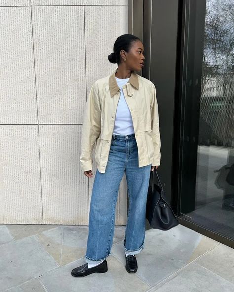 5 Loafer Trends to Have on Your Radar For Autumn 2024 | Who What Wear UK Fall Jacket Trends, Styling Pants, Stile Blair Waldorf, Adrette Outfits, White Pants Outfit, Thanksgiving Outfit Ideas, Fest Outfits, Outfit Inspiration Fall, Fashion People