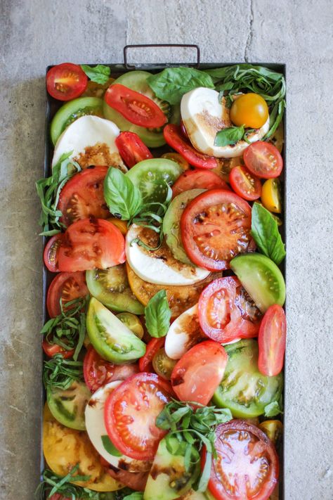 Tomato Heirloom, Tasty Vegan Recipes, Summertime Salads, Heirloom Tomato Salad, Recipes From Scratch, Balsamic Reduction, Heirloom Tomato, Summer Food, Tomato Salad