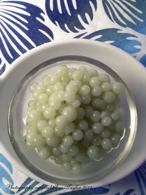 Agar Pearls, Gastronomy Recipes, Balsamic Pearls, Fancy Cooking, Jello Mold Recipes, Molecular Gastronomy Recipes, Unusual Recipes, Pie Decoration, Caviar Recipes