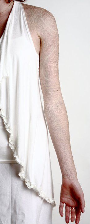 White Ink Tattoo, Geniale Tattoos, Lace Tattoo, White Tattoo, Trendy Tattoos, Sleeve Tattoo, Skin Art, Piercing Tattoo, Get A Tattoo