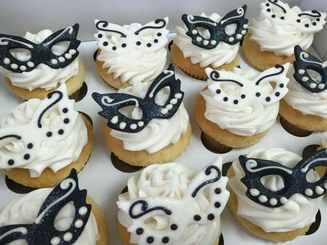 Masquerade Ball Cupcakes, Xv Aesthetic, Masquerade Cupcakes, Mascarade Ball, Masquerade Ball Party, Sweet 16 Themes, Masquerade Theme, Aloha Party, Winter Ball