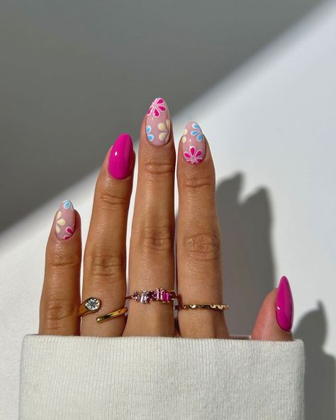 Marnie 🍒🌸🦋🌈✨ (@thenaillologist) • Instagram photos and videos Nailinspo Nailart, Elizabeth Jewelry, French Nail Art, Nail Art Hacks, False Nail, Nail Supply, Gel Manicure, Nail Kit, Flower Nails