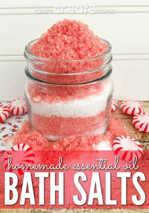 Peppermint Bath Salts, Bath Salts Recipe, Diy Gifts To Make, Bath Salts Diy, Homemade Essential Oil, Diy Essentials, Sugar Scrub Recipe, Essential Oils Gifts, Bath Stuff