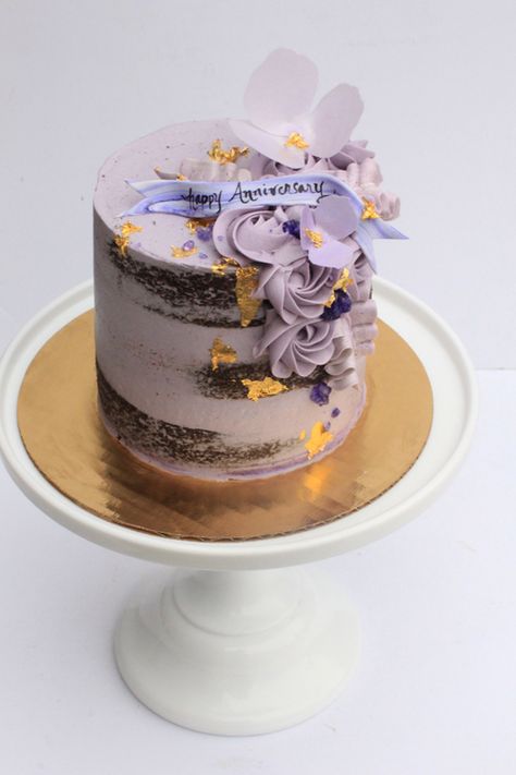 Chocolate Cake With Purple Decorations, Naked Cake Decoration, Naked Cakes Birthday, Purple Chocolate Cake, Naked Cake Decorating Ideas, Naked Cake Birthday, Naked Birthday Cake, Naked Chocolate Cake