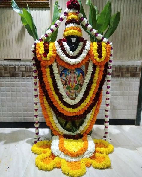 God Decoration Ideas, Sathyanarayana Pooja Decoration At Home, Ganpati Decoration Theme, Home Flower Decor, Pooja Decoration, Ganpati Decoration At Home, Janmashtami Decoration, Ganapati Decoration, Decoration For Ganpati