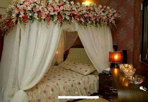 Honeymoon Rooms, Bridal Room Decor, Wedding Night Room Decorations, Romantic Bedroom Design, Romantic Room Surprise, Night Room, Rooms Decoration, Romantic Room Decoration, Flower Room Decor