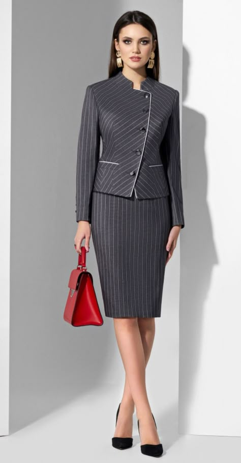 Office outfit Fashionable Business Attire, Women Business Attire, Formal Business Attire, Business Professional Attire, Business Attire Women, Stylish Work Attire, Womens Dress Suits, Office Outfits Women, Skirt Suits