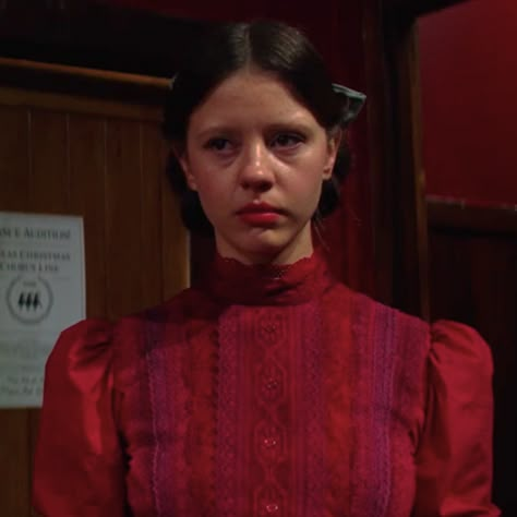 Pearl Pfp, Mia Goth Pearl, Pearl Mia Goth, Mia Goth X, Maxine Mia Goth, Pearl Cosplay, Maxine X, Pearl 2022, Pearl Movie