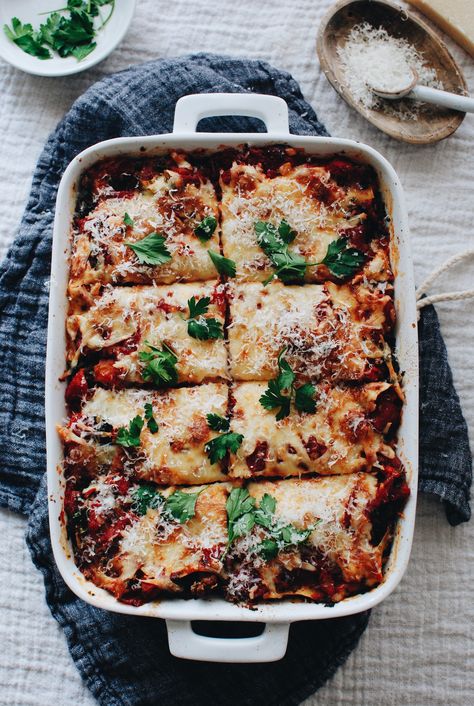 Grass-fed Beef, Mushroom and Kale Lasagna Kale Lasagna, Mushroom Lasagne, Mushroom Lasagna Recipe, Cheese Wheel Pasta, Pasta Ground Beef, Recipes Lasagna, Beef Mushroom, Mushroom Lasagna, No Boil Lasagna