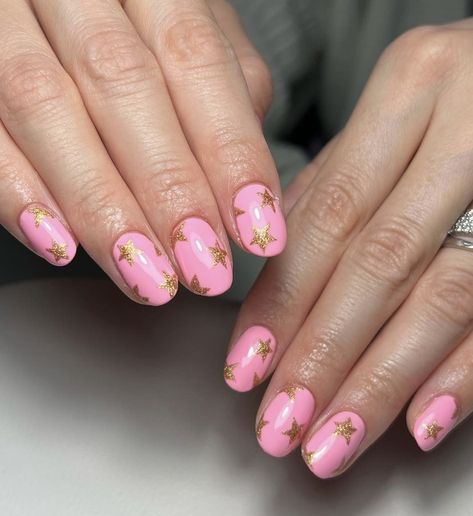 Pink Nails With Gold Stars, Nails With Gold Stars, Gold And Pink Nails, Pink Nails With Gold, Pink Foil Nails, Gold Nails Prom, Pink Rose Gold Nails, Bright Pink Nails, Nails With Gold