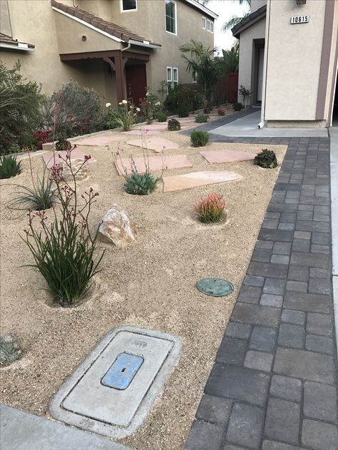 Front yard with decomposed granite, pavers, flagstones, boulders and succulents in California (drought friendly) Decomposed Granite Front Yard, Desert Landscape Front Yard, Granite Pavers, Desert Landscaping Ideas, Drought Resistant Landscaping, Paver Ideas, Desert Backyard, Landscape Front Yard, Succulent Landscape Design