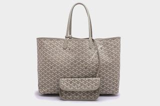 Goyard St. Louis PM in Khaki. Goyard Tote, Kavu Rope Bag, Soft Leather Tote, Waterproof Tote, Mothers Bag, Goyard Bag, Carmen Marc Valvo, Rope Bag, Fashion Tote Bag