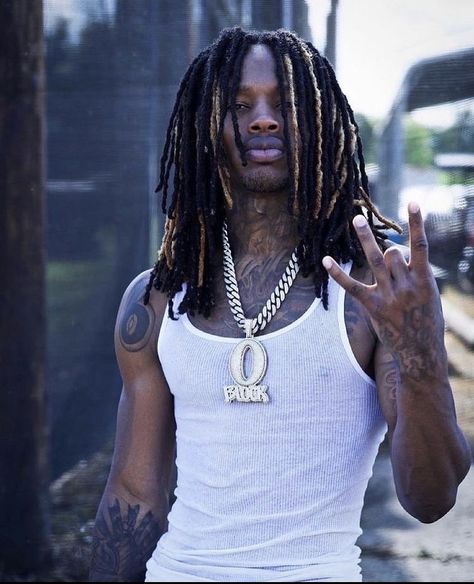 King Von Rapper Aesthetic, Dreads Short Hair, King Pic, King Von, Rapper Style, Rapper Outfits, Best Rapper Alive, Hey Handsome, Black Men Hairstyles