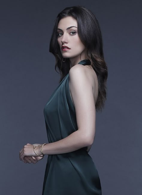 Naya Ghost (Phoebe Tonkin) Hayley The Originals, Phoebe Tonkin, Woman Crush, Celebrity Gossip, Beautiful Woman, Season 3, Celebrity Photos, Beautiful People, A Woman