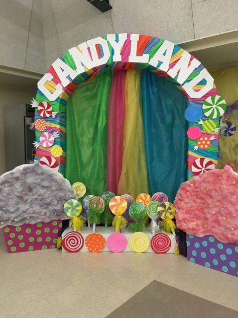 Candyland Fall Festival, Candyland Queen Frostine, Easy Candyland Decorations, Candyland Floor Decorations, Candy Land Theme Room, Candy Land Entrance, Candy Land Decoration, Candyland Literacy Night, Candy Land Board Game Decorations