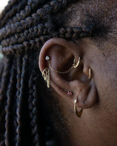 Somatic • Since 1993 (@somaticbodypiercing) | Instagram Piercing Styling, Stretch Ears, Pretty Piercings, Ear Curation, Dope Jewelry Accessories, Custom Chain, Piercing Inspo, Forward Helix Piercing, Jewelry Piercing