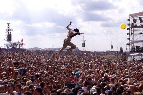 : It's been 15 years since Woodstock '99, aka "the day the music died" Woodstock 99, Woodstock Photos, Woodstock '99, Woodstock Music, Woodstock 1969, Counting Crows, Cage The Elephant, Limp Bizkit, Joan Baez