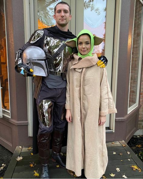 Star Wars Couple Costume, Mario Costume Diy, Star Wars Fancy Dress, Fun Halloween Outfits, Scary Couples Halloween Costumes, Disfraz Star Wars, Most Creative Halloween Costumes, Mandalorian Costume, Star Wars Halloween Costumes