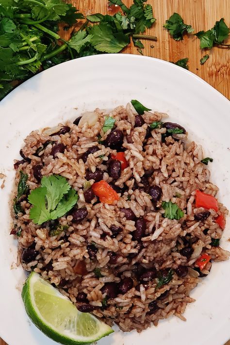 Gallo Pinto Costa Rica, Recipe Using Salsa, Rice Breakfast Recipes, Multicultural Family, Multicultural Recipes, Breakfast Rice, Rice Black Beans, Costa Rican Food, Pollo Recipe