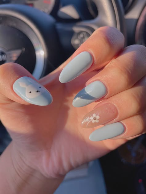 Nails Blue And White, Pastel Blue Nails, Cute Almond Nails, Snow Nails, Blue And White Nails, Bears Nails, Baby Blue Nails, Bunny Nails, Cute Simple Nails