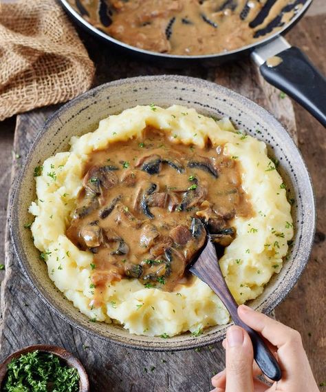 Resep Vegan, Vegan Mushroom Stroganoff, Mushroom Stroganoff, Vegan Mushroom, Gluten Free Dishes, Gluten Free Recipes Easy, Idee Pasto Sano, Vegan Dinner Recipes, Vegan Foods