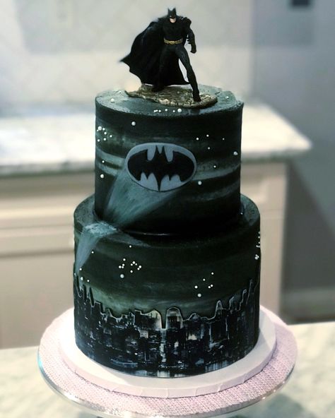 Batman birthday cake Dc Cake Ideas, 30th Birthday Cakes For Men, Dc Cake, Batman Birthday Cakes, Batman Wedding, Ninja Turtle Cake, Batman Cake, Batman Birthday Party, 30 Birthday Cake