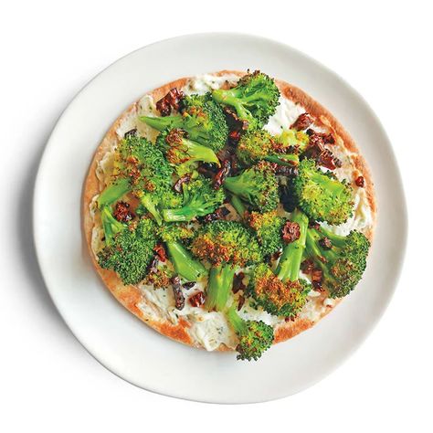 Veggie Pita Pizzas | Recipes | WW USA Broccoli Flatbread, Veggie Pita, Honey Salad, Pita Bread Pizza, Chili Honey, Whole Wheat Pita Bread, Charred Broccoli, Quick Pizza, Pita Pizzas