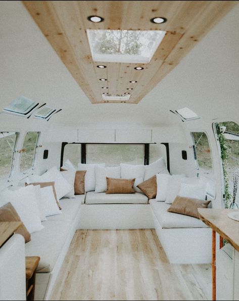 11 Wow-Worthy Airstream Remodels | RV Inspiration Airstream Bedroom, Boat Renovation, Rv Winterizing, Farmer Tractor, Airstream Living, Countertop Makeover, Built In Couch, Dream Camper, Rv Inspiration