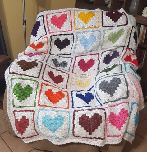 Crochet C2c Pattern, Crochet Hearts, Valentines Crochet, C2c Crochet, Crochet Baby Dress, Crochet Heart, Yarn Art, Crochet Blanket Patterns, Crochet Afghan