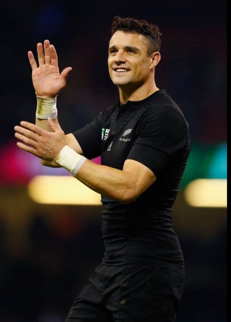 Dan Carter Nz All Blacks, Dan Carter, Irish Rugby, All Blacks Rugby, New Zealand Rugby, Crossfit Wod, Dc 10, Super Rugby, Rugby Player