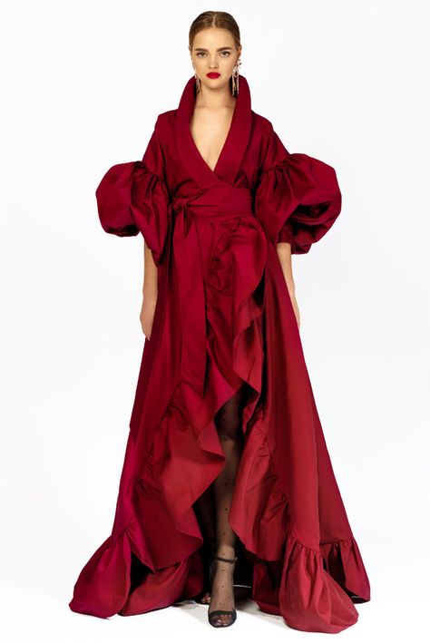 Float Dress Outfit, Dramatic Sleeves Dress, Float Dress, Kimono Style Dress, Kimono Gown, Women Suits Wedding, Gown Ideas, Dramatic Sleeves, Cotton Gowns