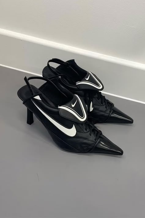 Ancuta Sarca, Nike Heels, Nike Football Boots, Mode Shoes, Dr Shoes, Shoes Outfit Fashion, Funky Shoes, Aesthetic Shoes, Barefoot Shoes